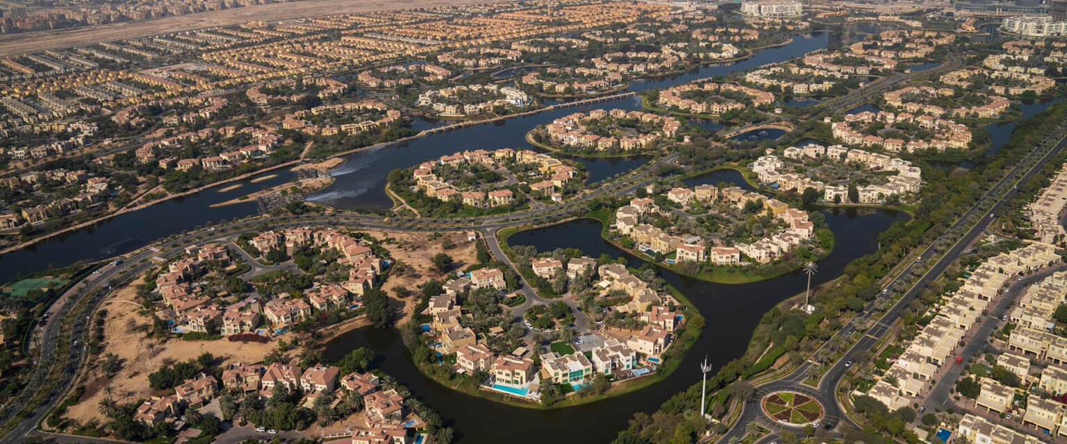 Garden villas on an island cluster at Jumeirah Islands